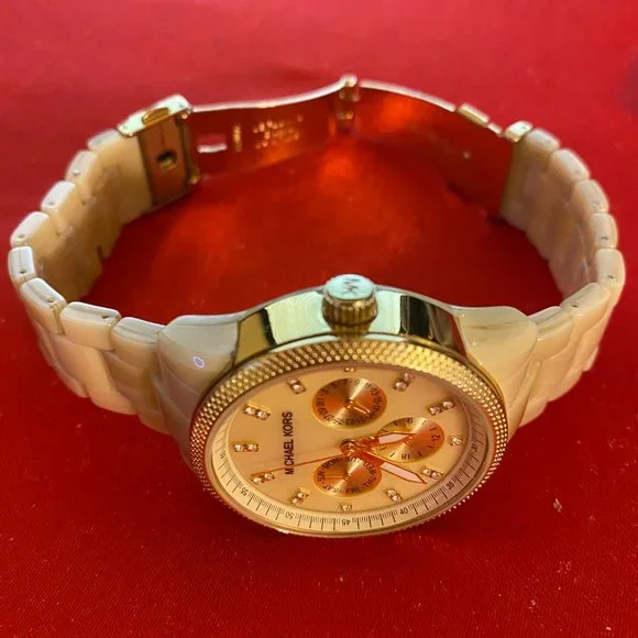 MICHAEL KORS Jet Set Horn Ladies Watch display picture 1